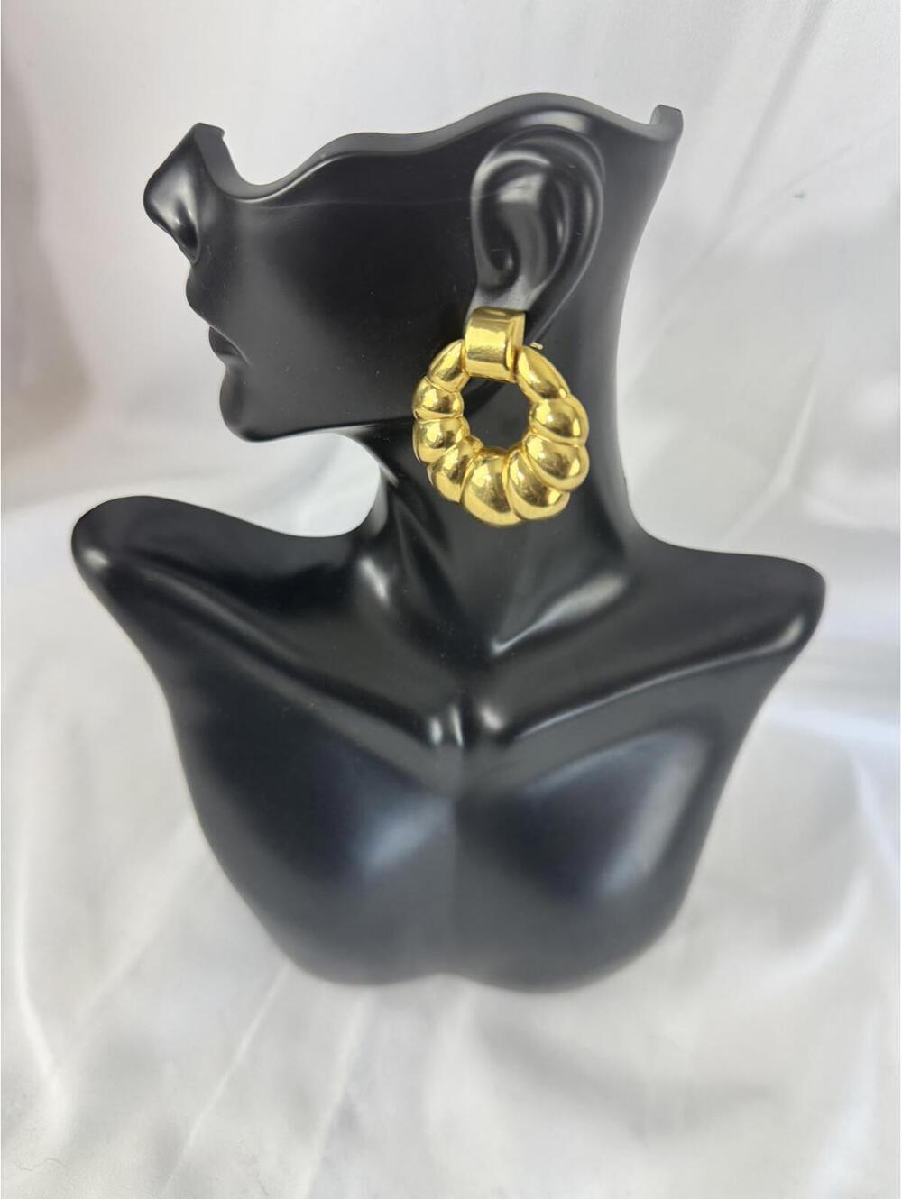 Stylish 18K Gold Open Hoop Earrings – Modern Elegant Design